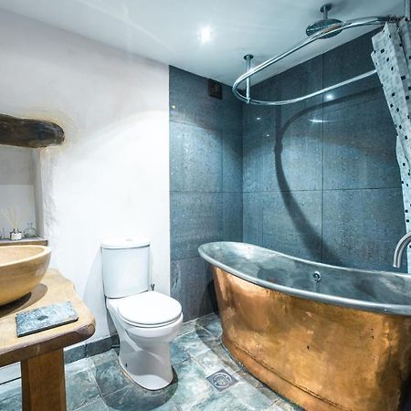 St Davids Hideaway With Roll-Top Bath & Log Burner Экстерьер фото