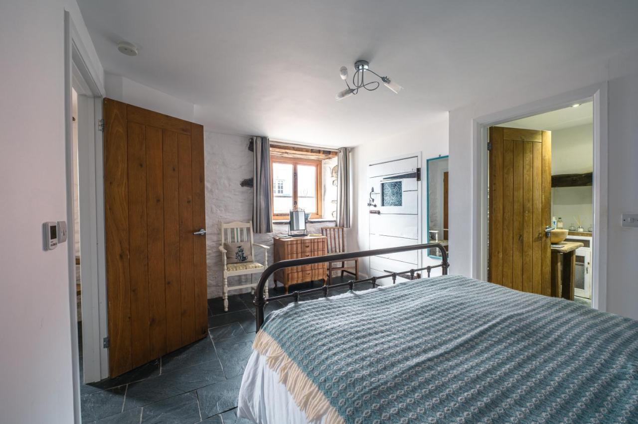 St Davids Hideaway With Roll-Top Bath & Log Burner Экстерьер фото