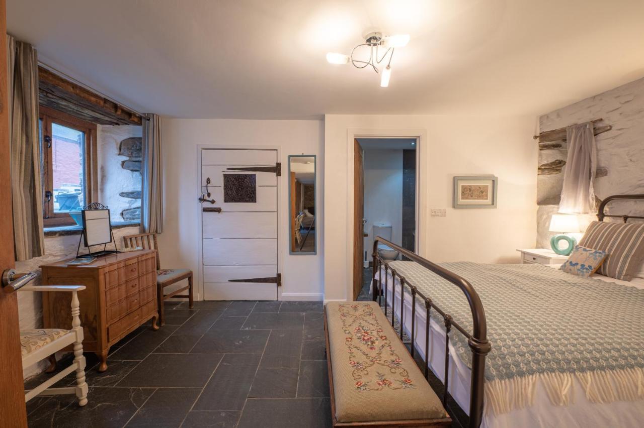 St Davids Hideaway With Roll-Top Bath & Log Burner Экстерьер фото