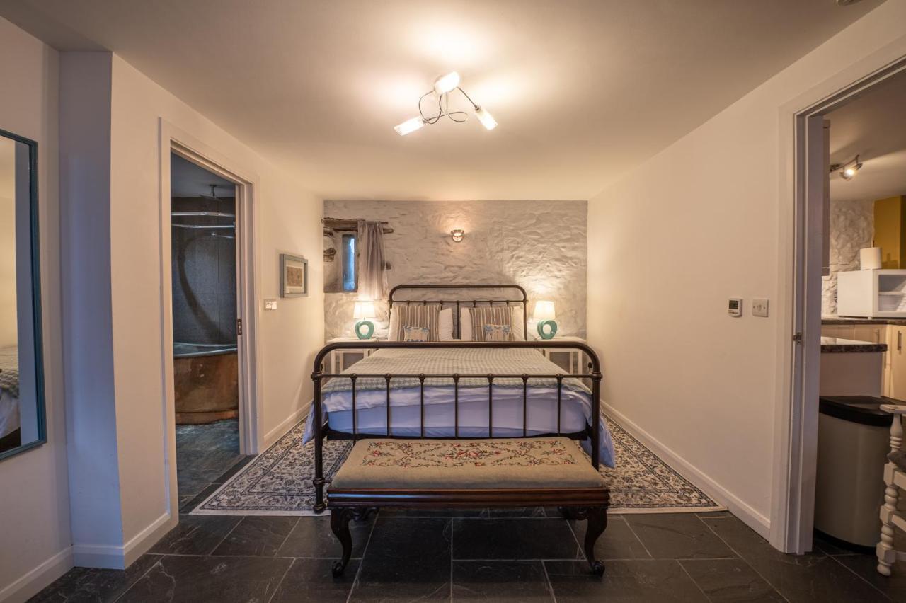 St Davids Hideaway With Roll-Top Bath & Log Burner Экстерьер фото