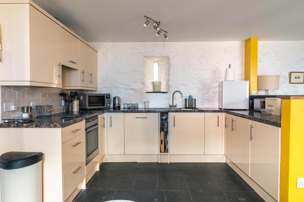 St Davids Hideaway With Roll-Top Bath & Log Burner Экстерьер фото