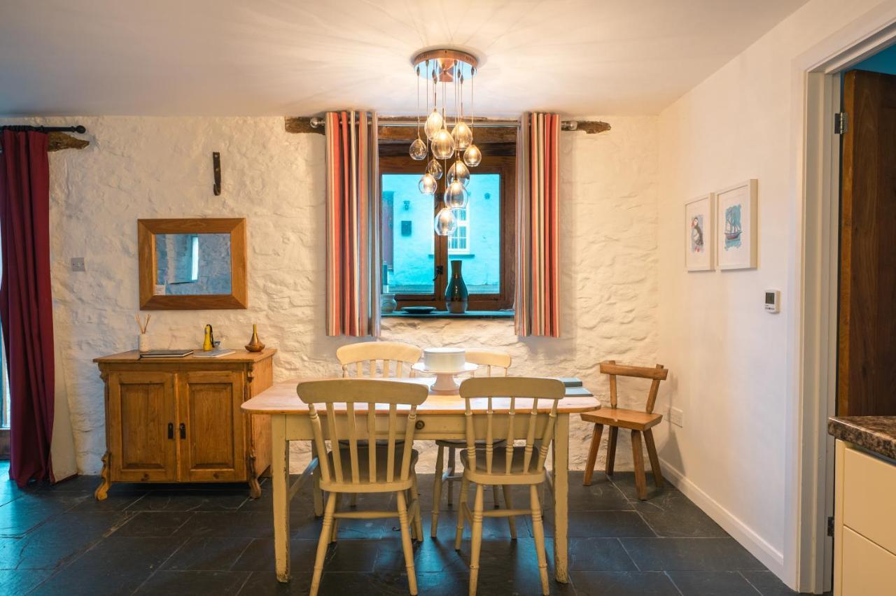 St Davids Hideaway With Roll-Top Bath & Log Burner Экстерьер фото