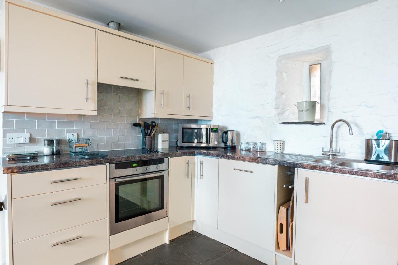 St Davids Hideaway With Roll-Top Bath & Log Burner Экстерьер фото