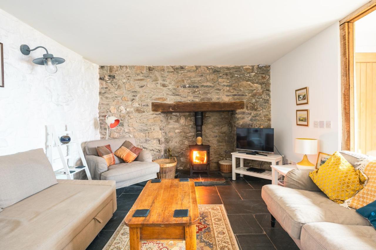 St Davids Hideaway With Roll-Top Bath & Log Burner Экстерьер фото