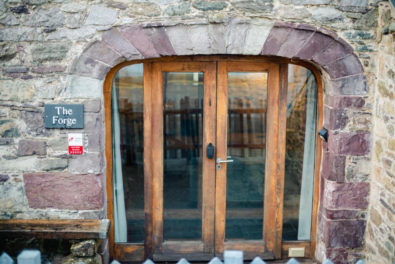 St Davids Hideaway With Roll-Top Bath & Log Burner Экстерьер фото